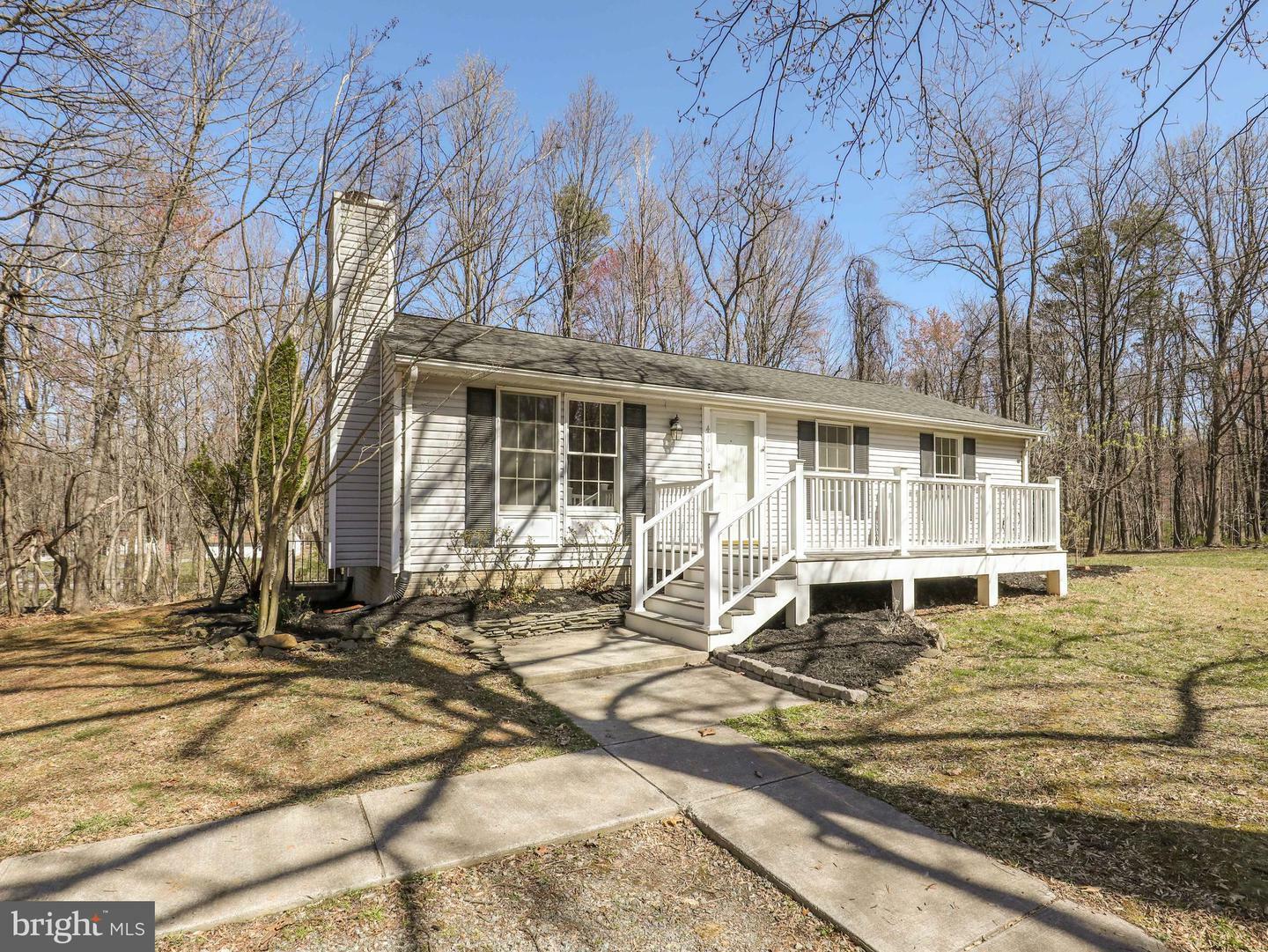 Property Photo: 416 Hemlock Lane VA 20135