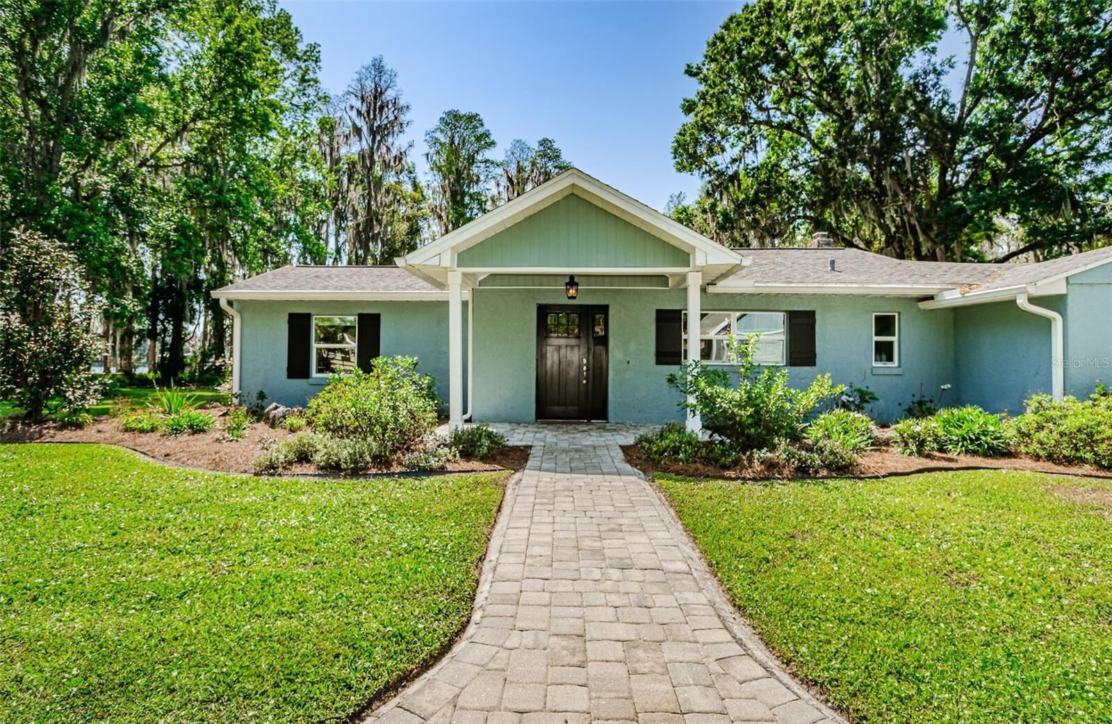 Property Photo: 320 Deer Cove Lane FL 33548
