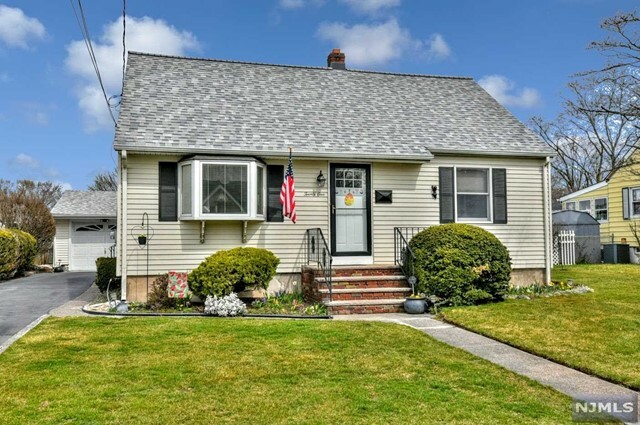 Property Photo:  21 Riverdale Road  NJ 07442 