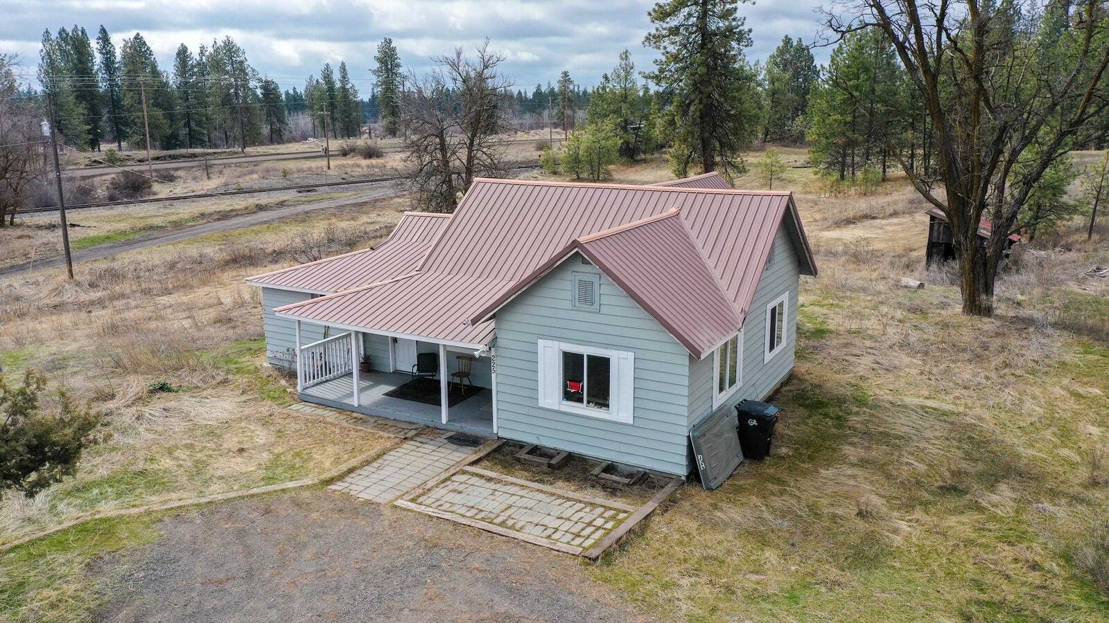 Property Photo:  225 Front St  WA 99004