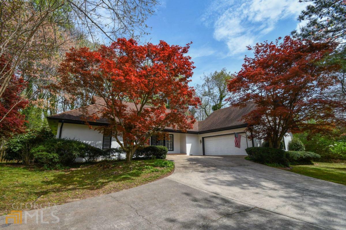 Property Photo:  3807 Corinth Drive  GA 30506 