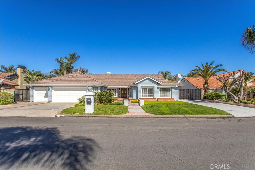 Property Photo: 10871 Beltramo Circle CA 92503