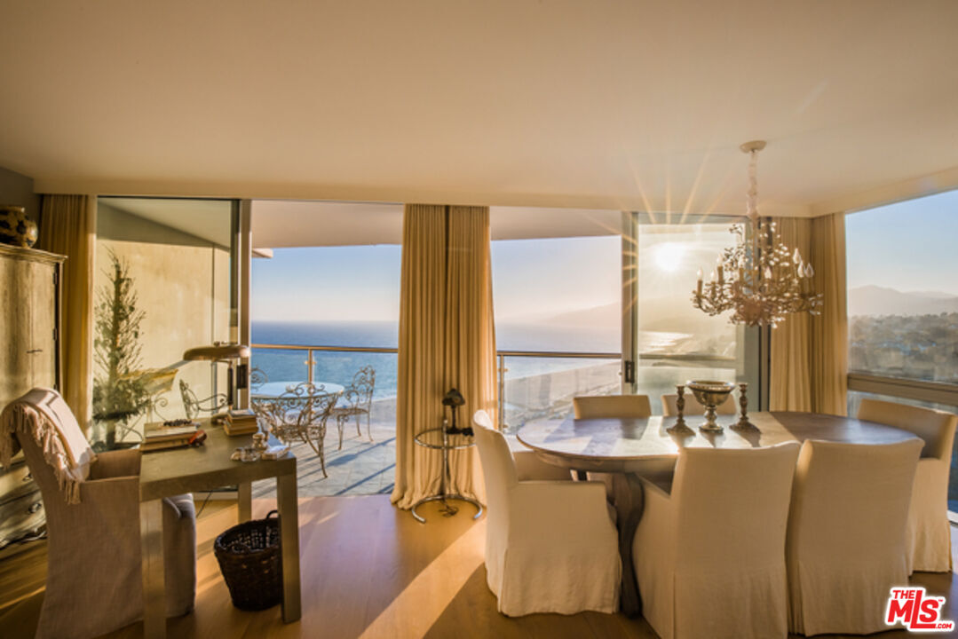 Property Photo:  201   Ocean Ave 1609P  CA 90402 