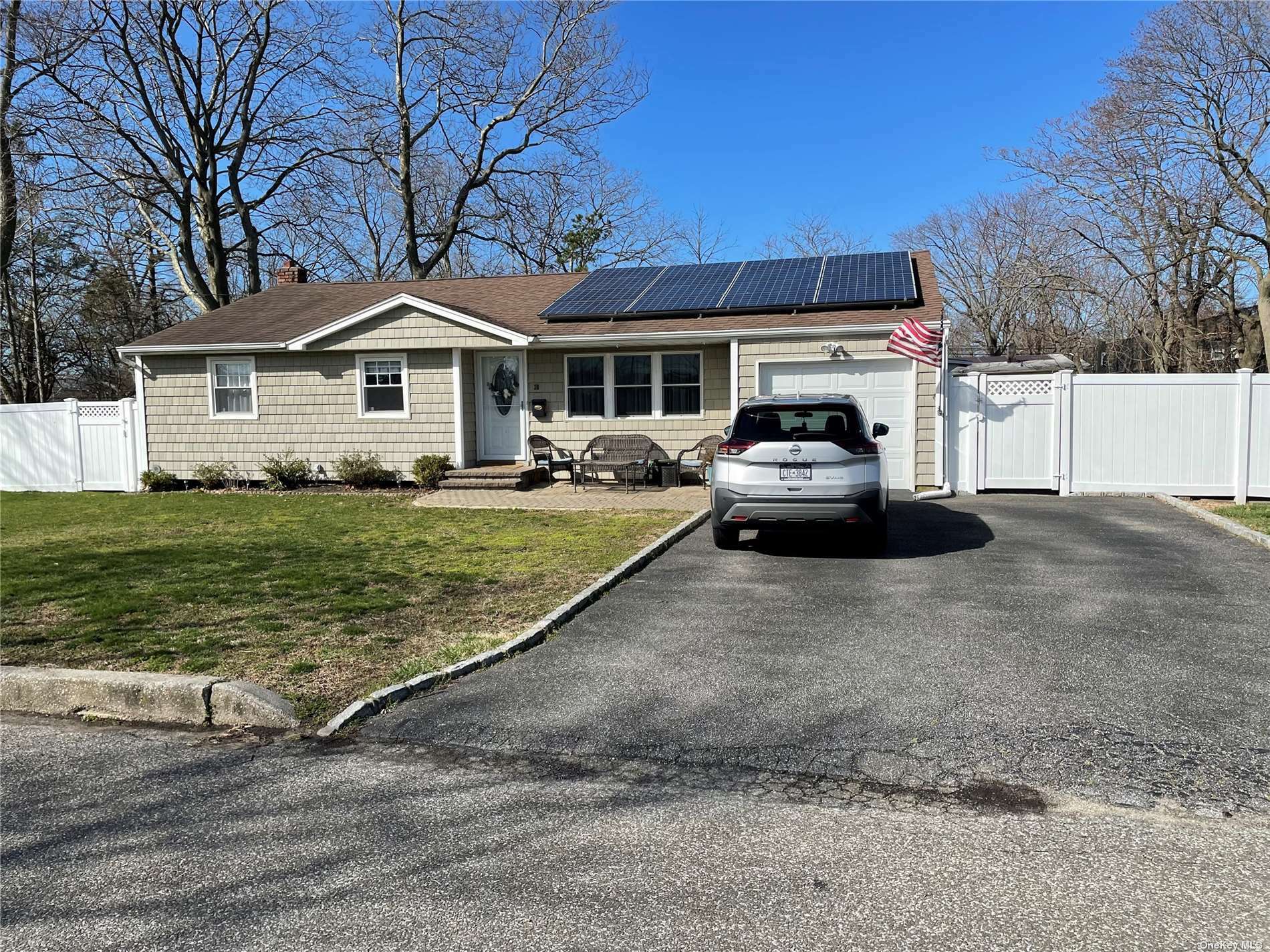 28 N 4th Street  Deer Park NY 11729 photo