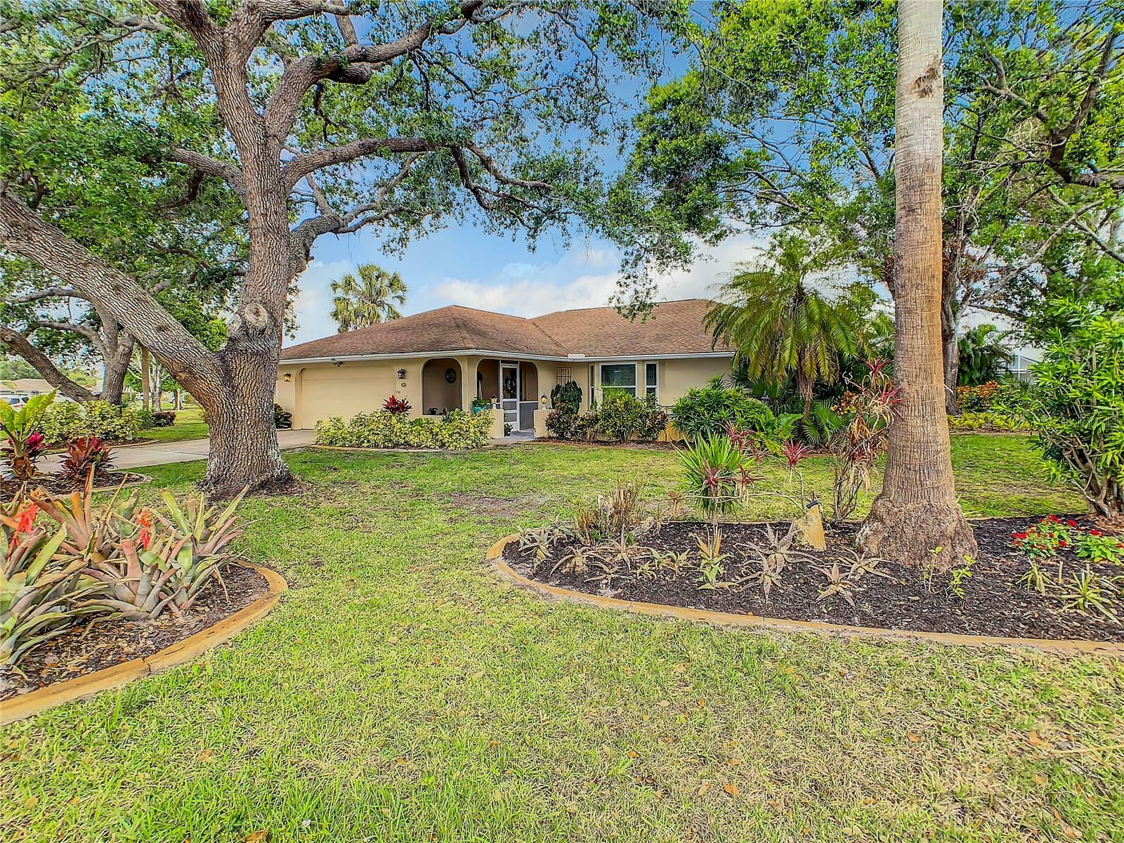 Property Photo:  390 Vista Wood Drive  FL 34293 