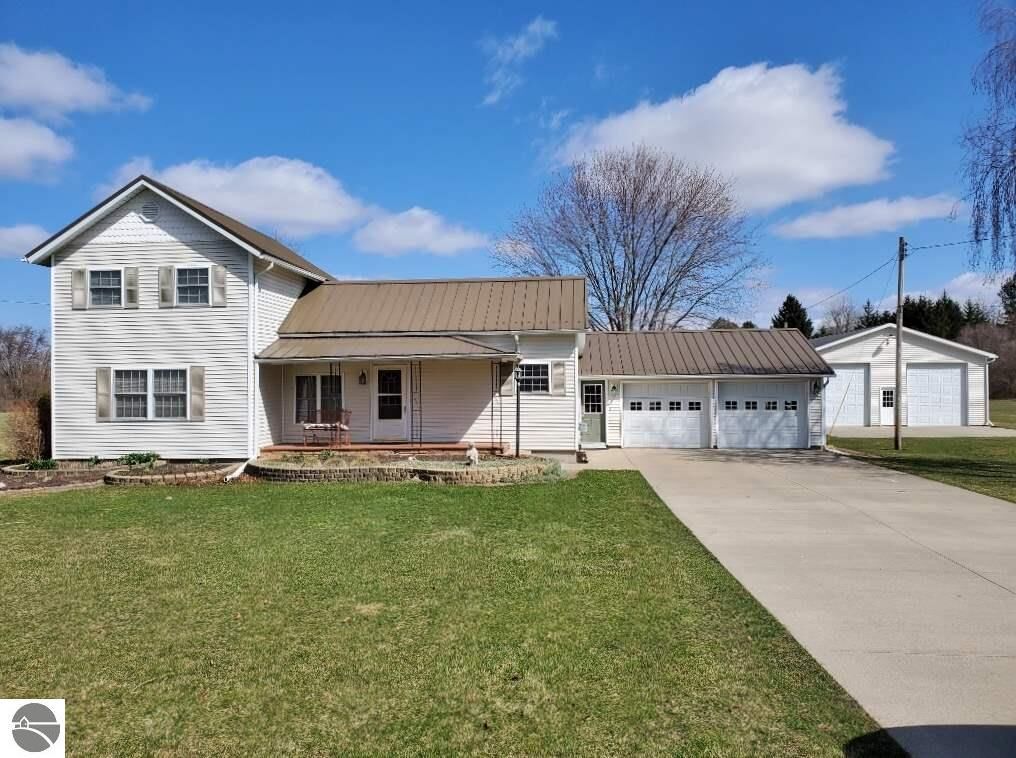 Property Photo:  610 N Union Street  MI 48880 