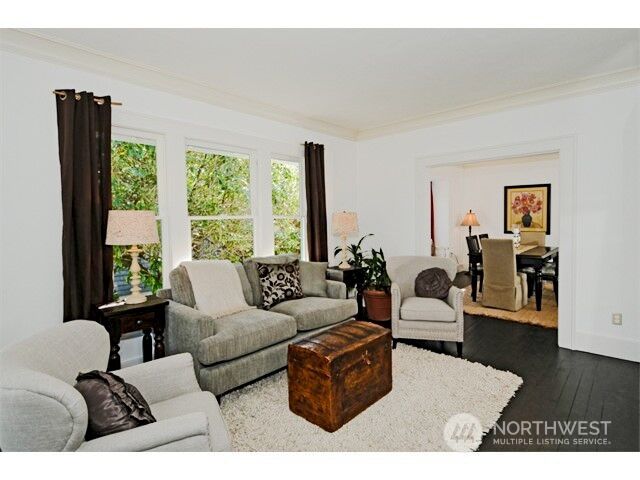 Property Photo:  2107 28th Avenue W  WA 98199 