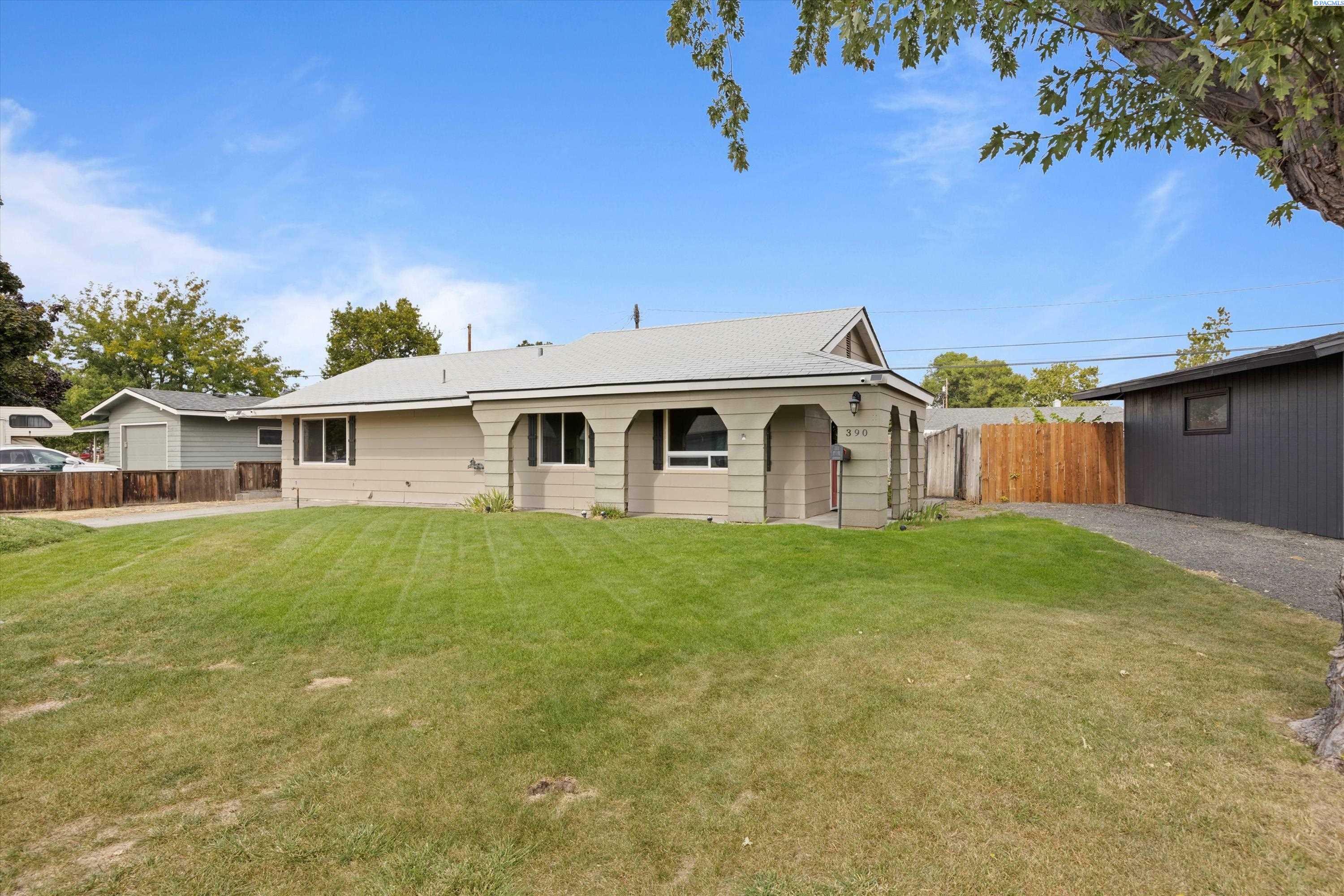 Property Photo: 390 Wright Ave WA 99352
