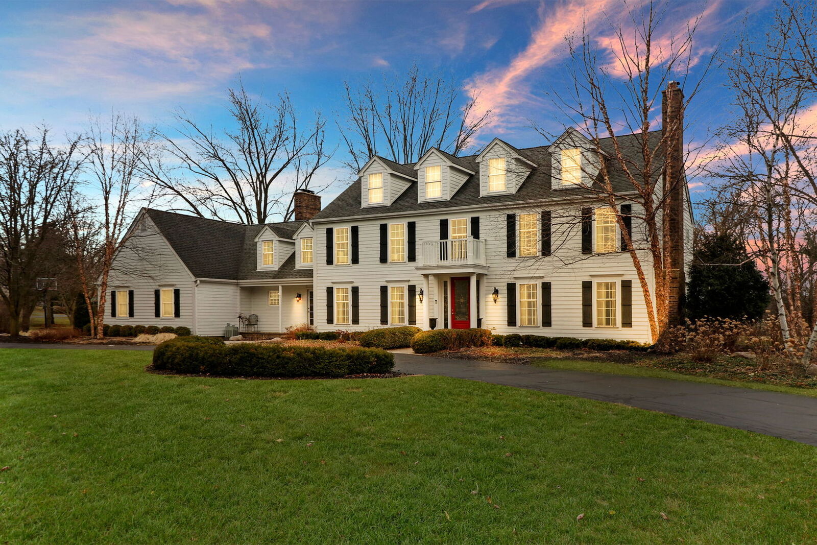 Property Photo: 35 Beechnut Drive IL 60010