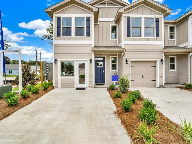 Property Photo: 9540 Nature Creek Cir FL 32526