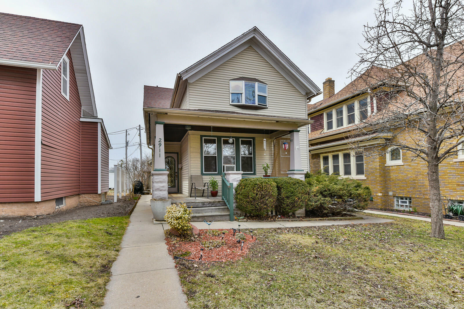 Property Photo: 2911 S Howell Ave WI 53207