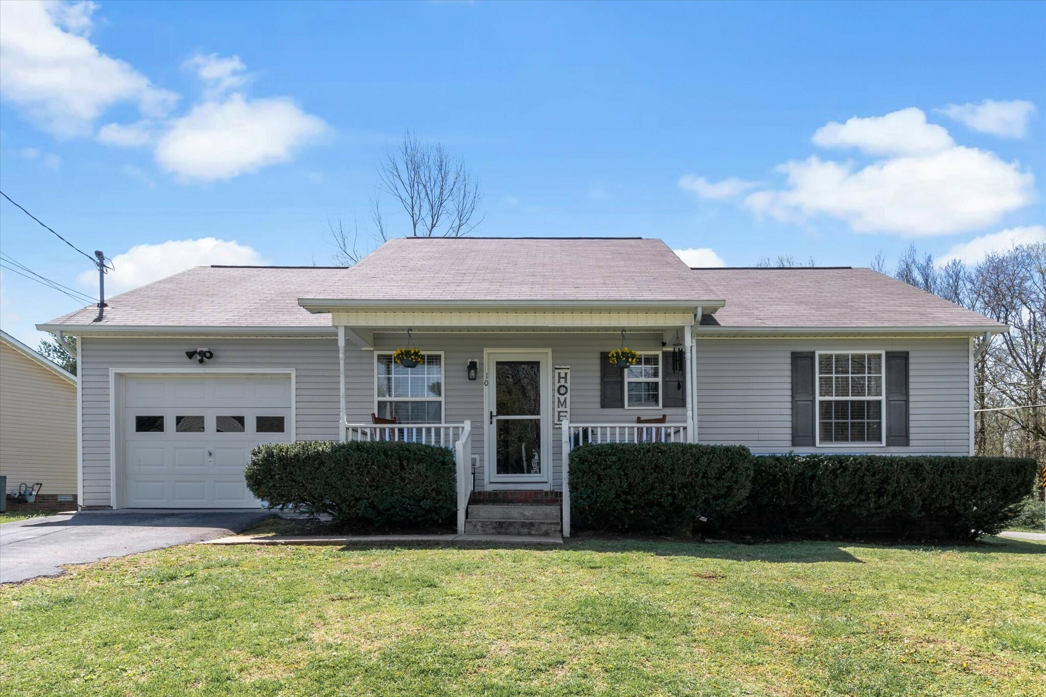 Property Photo: 100 Kimberly Dr TN 38401