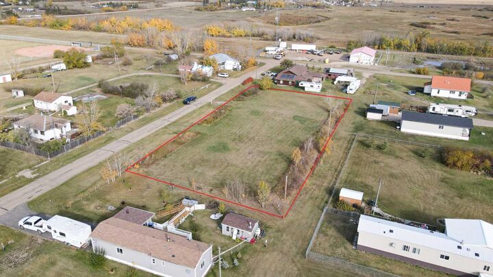 Property Photo: 204 2nd Street AB T0C 1K0