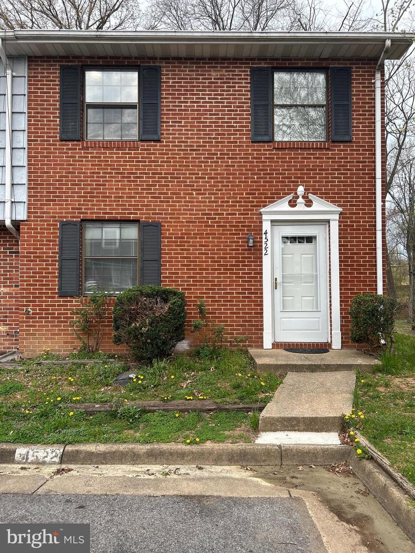 Property Photo:  4522 Appledale Court  VA 20115 