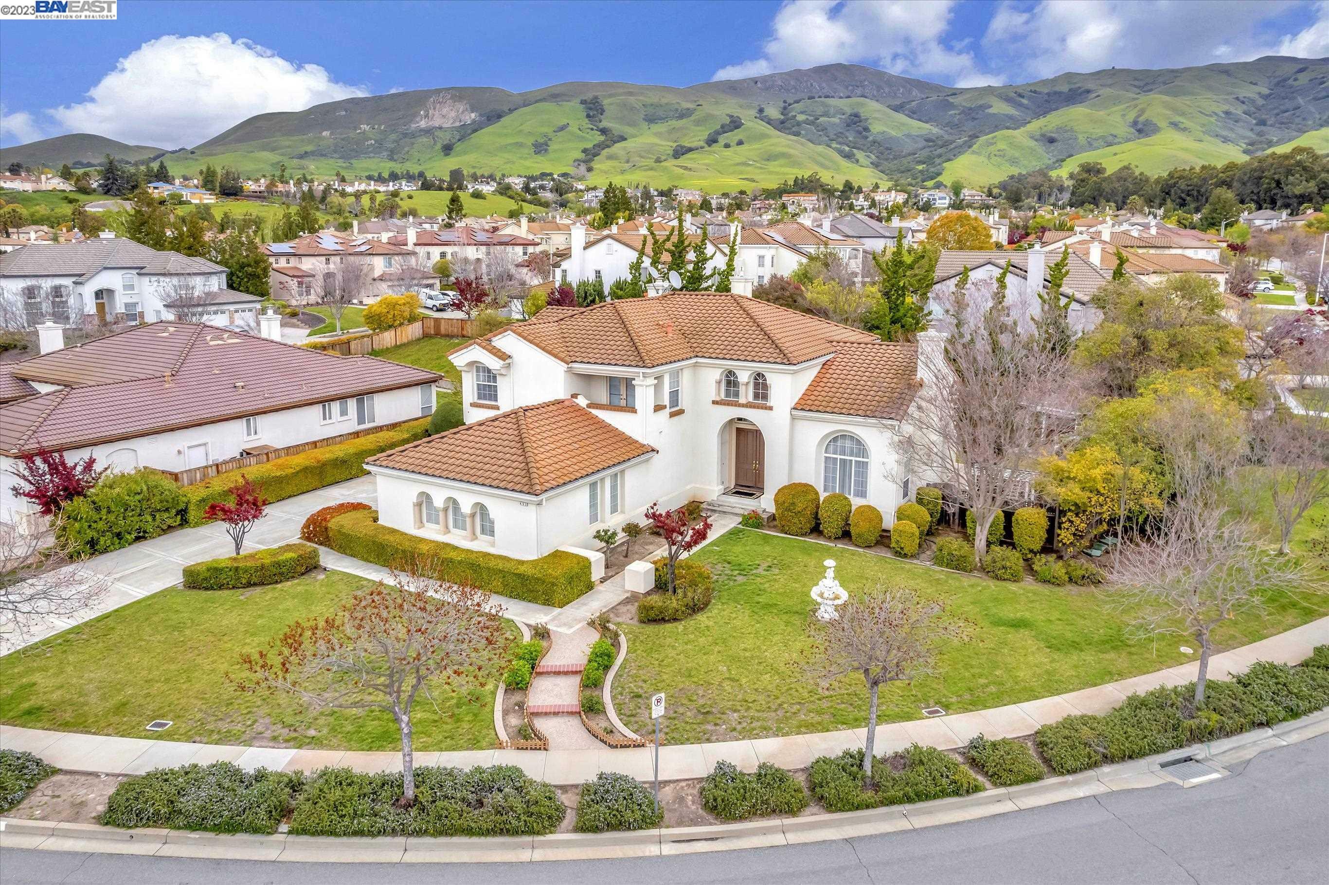 Property Photo:  453 Lower Vintners Cir  CA 94539 
