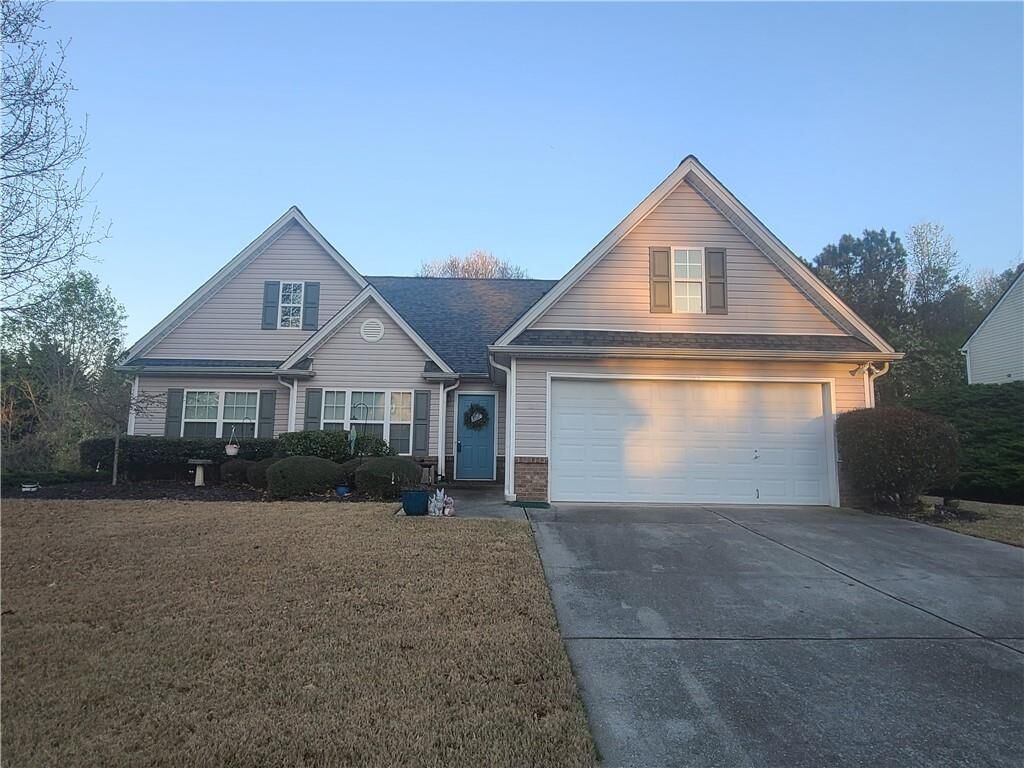 Property Photo: 2547 Weycroft Circle GA 30019