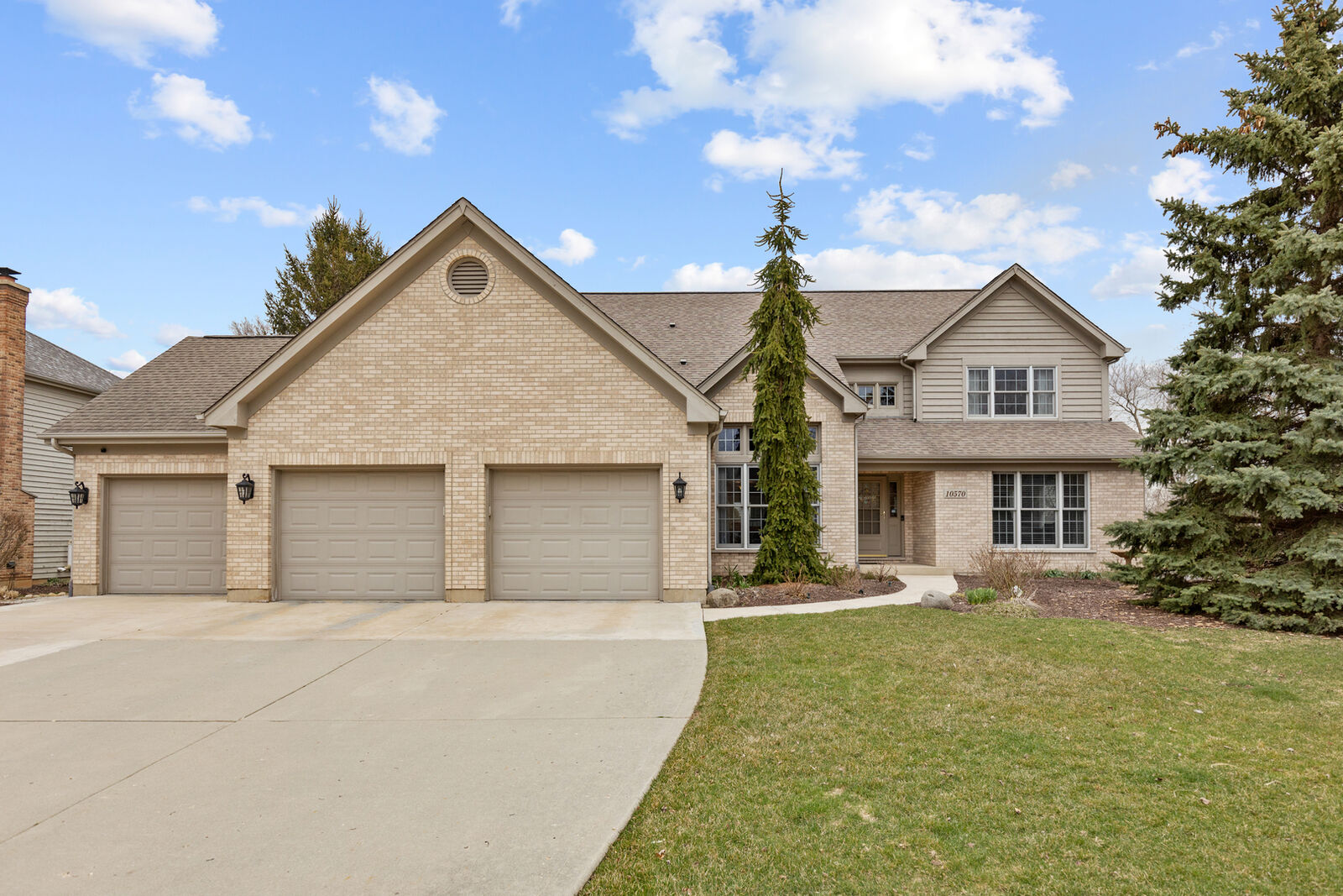 Property Photo:  10570 Oakland Court  IL 60142 