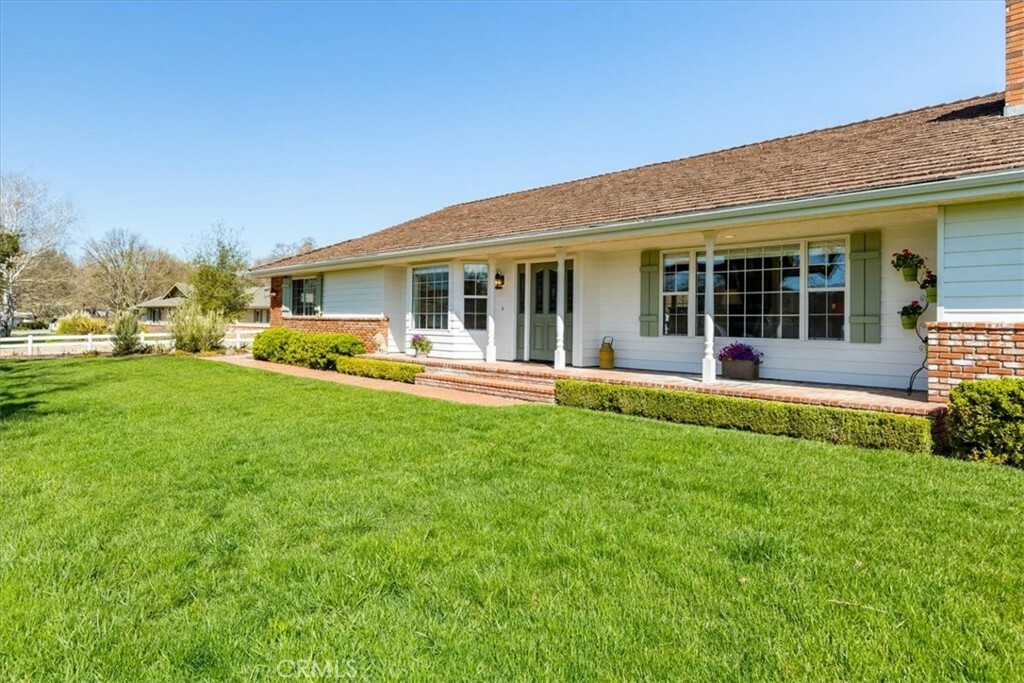 Property Photo:  1558 Donelson Place  CA 93465 