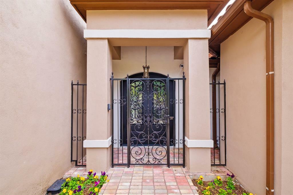 Property Photo: 6711 Starbuck Drive TX 75252