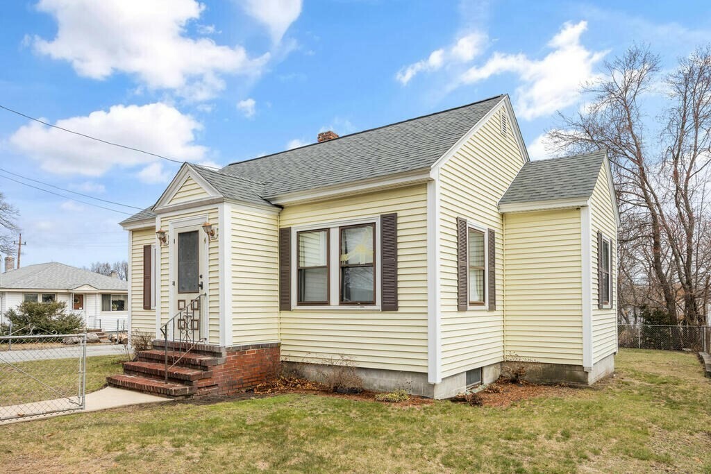 Property Photo: 4 Pere Marquette St MA 01843