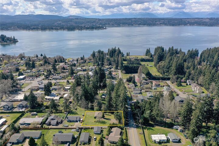 Property Photo: 221 NW Nichols Avenue WA 98311