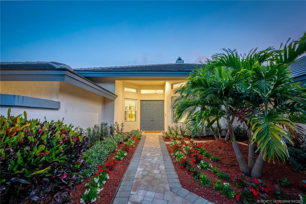 Property Photo:  4700 Gleneagles Drive  FL 33436 