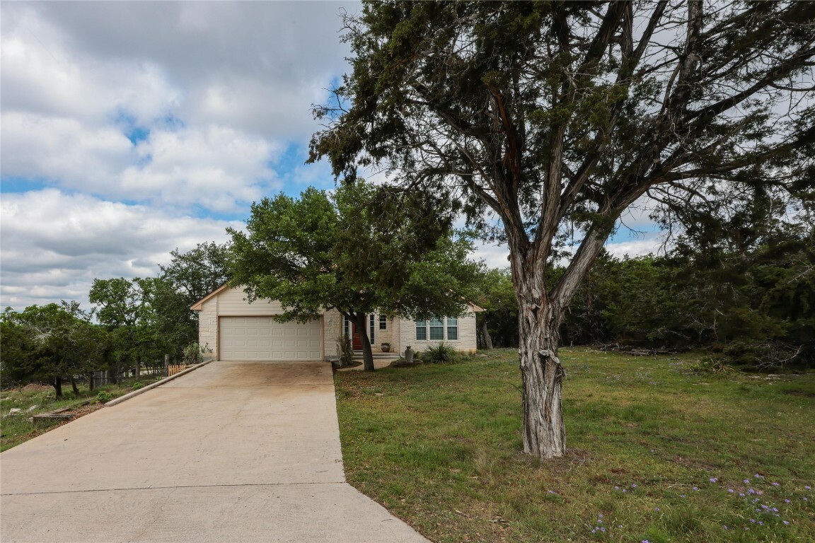 Property Photo:  8 Rosewood Circle  TX 78676 