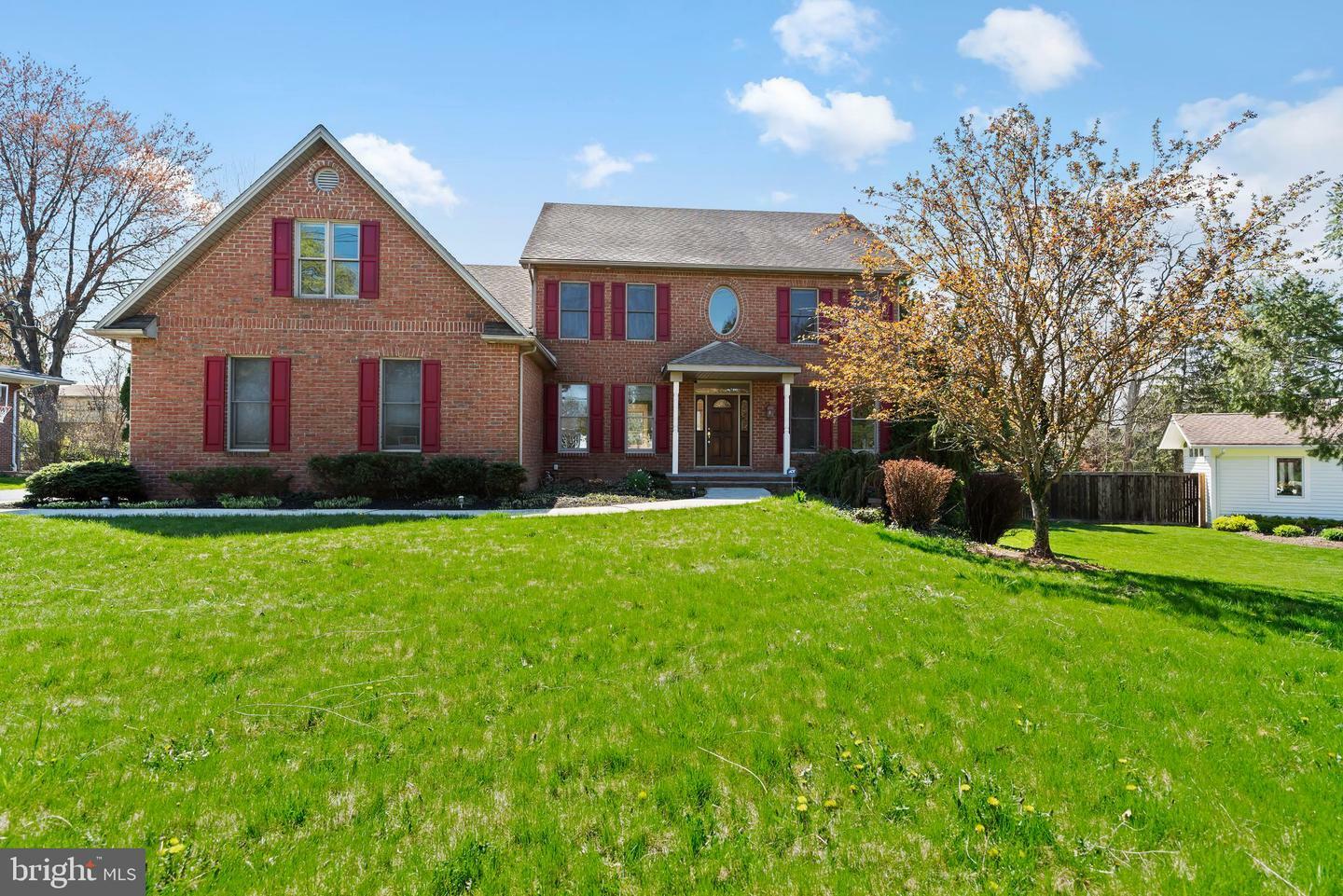 Property Photo:  550 Brentwater Road  PA 17011 