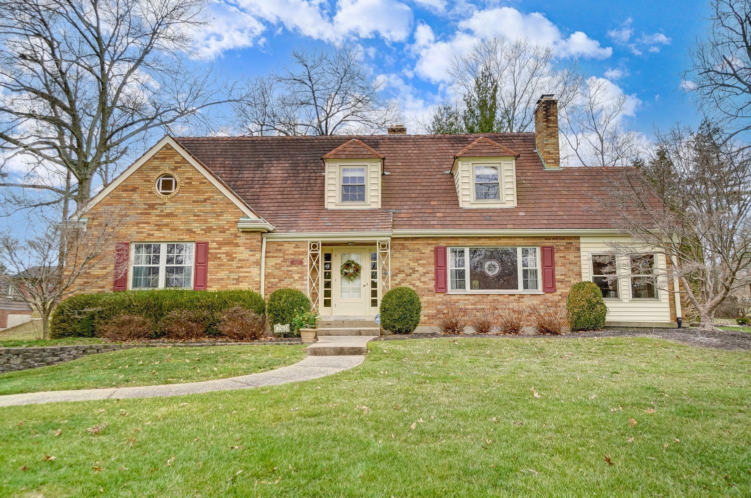 Property Photo: 1565 Colonial Dr OH 45238