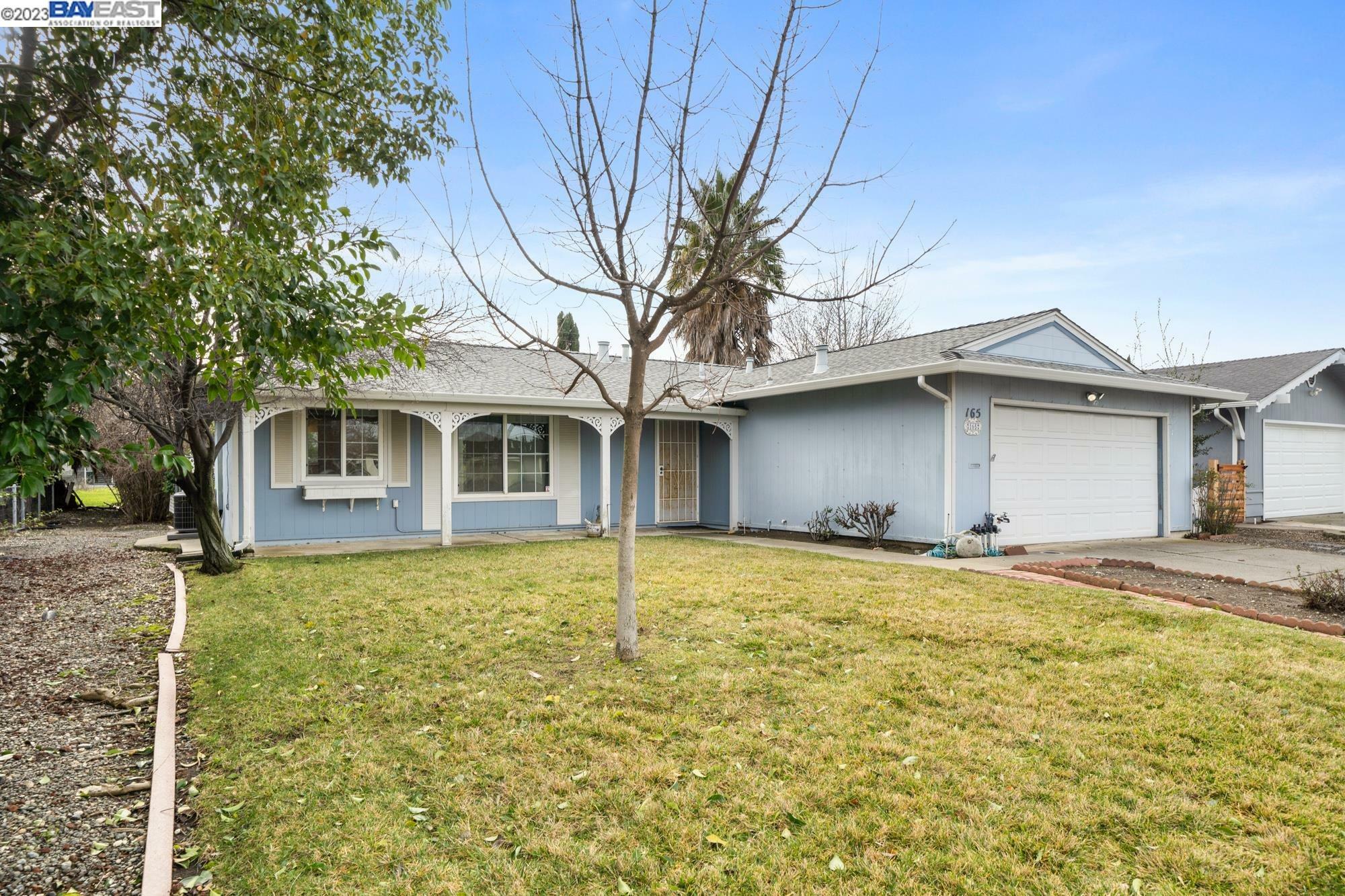 Property Photo:  165 Lassen Cir  CA 95687 