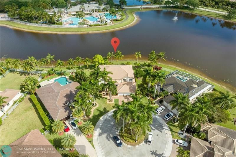 Property Photo:  983 Windward Way  FL 33327 