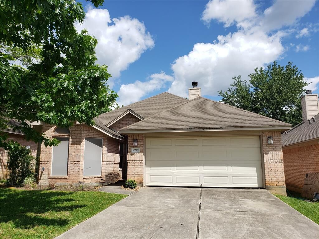 Property Photo:  10519 Torrey Pines Drive  TX 77318 