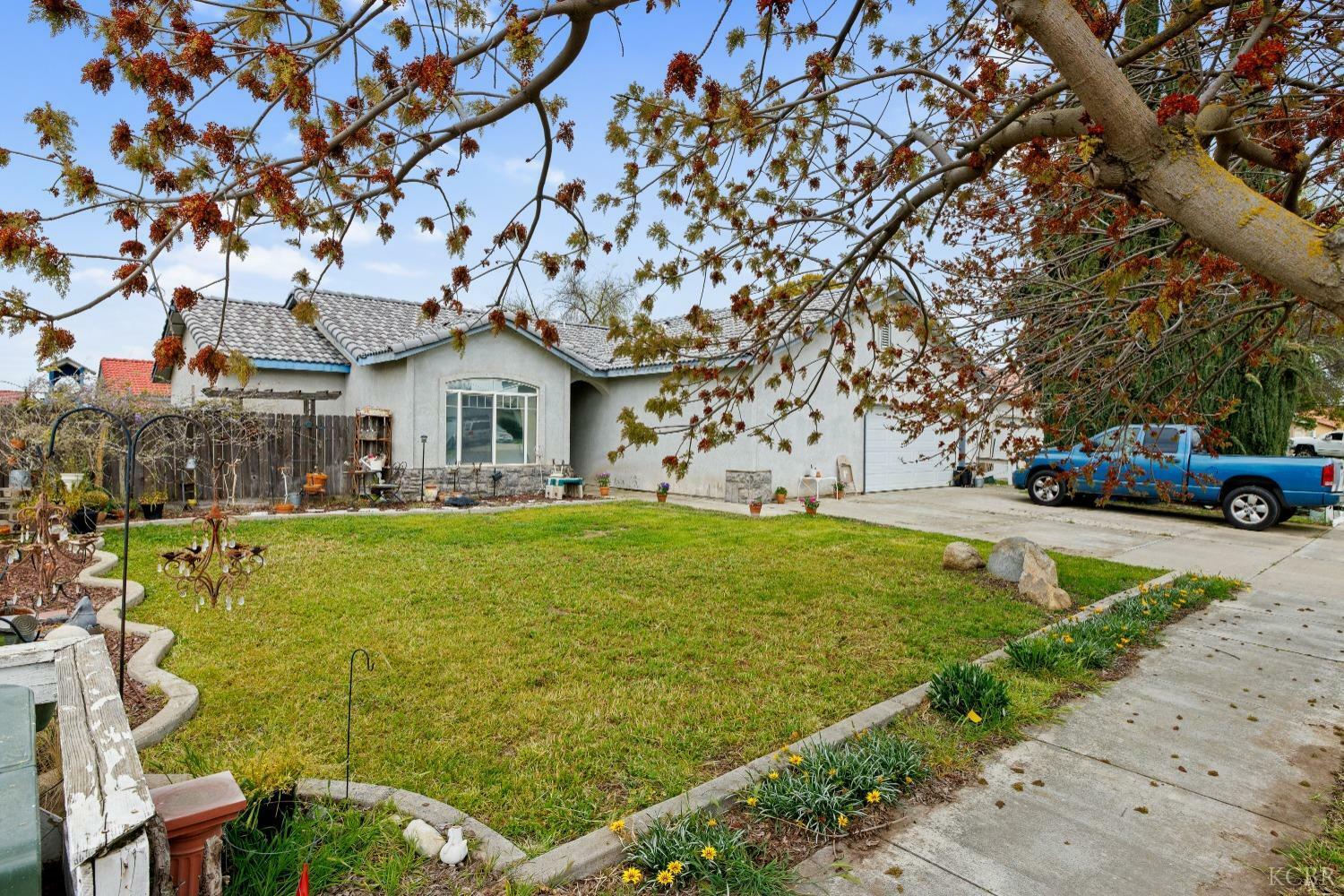 Property Photo:  1125 Cousins Court  CA 93245 