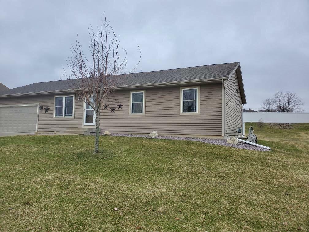 Property Photo:  2060 S Stonewood Ct  WI 54656 