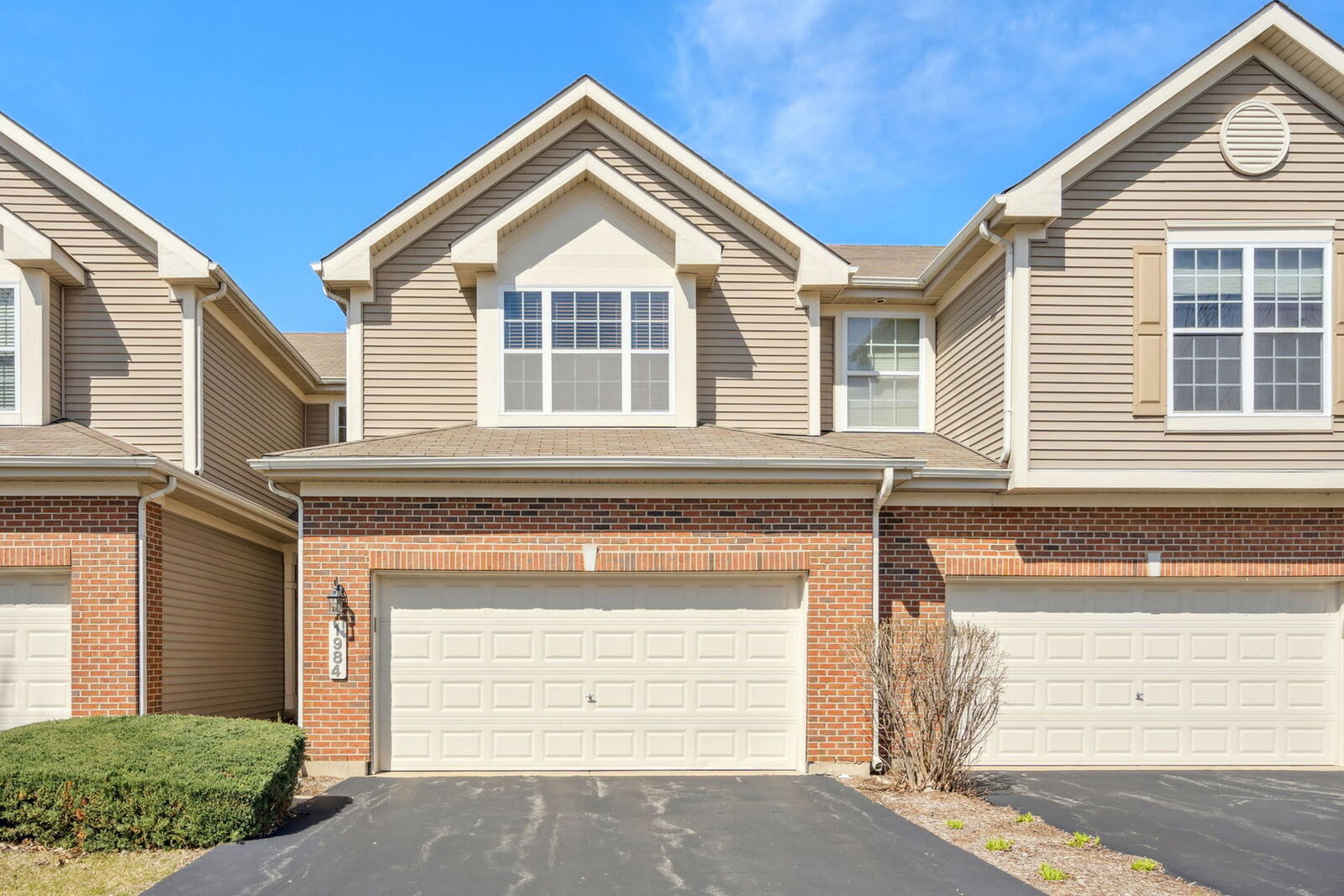 Property Photo:  1984 Fountain Grass Circle  IL 60103 