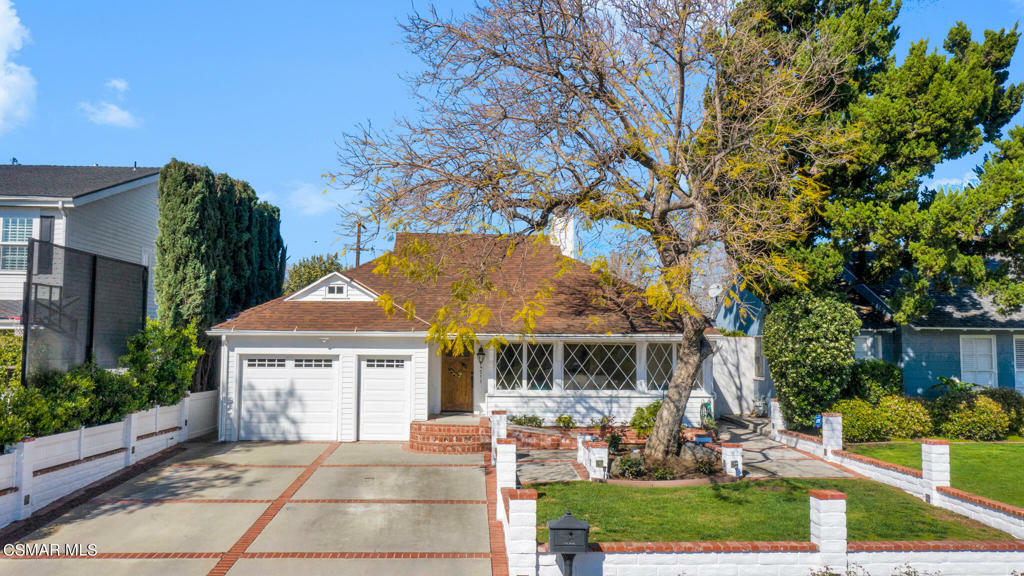 Property Photo:  4511 Simpson Avenue  CA 91604 