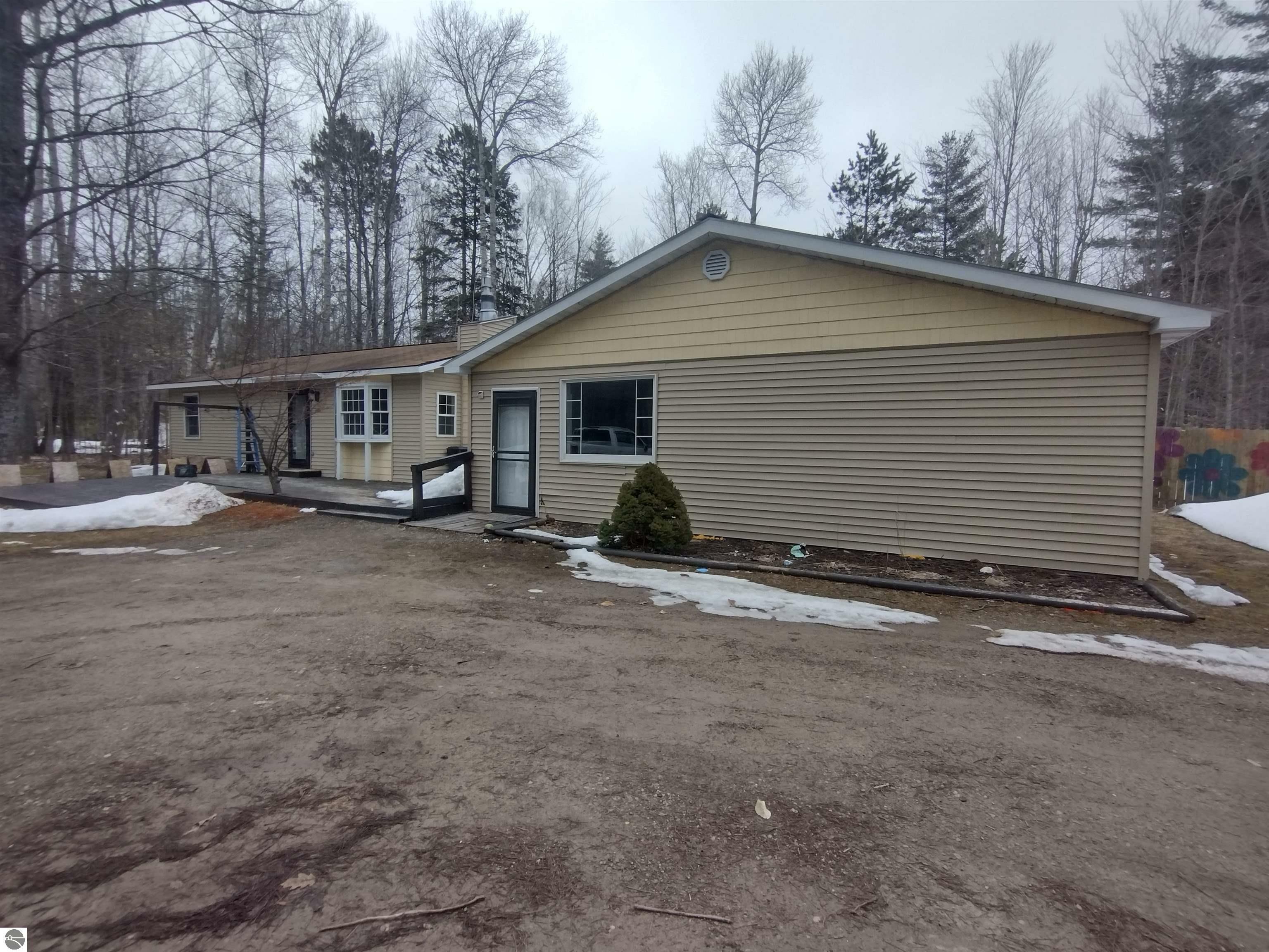 2160 N M-33  Cheboygan MI 49721 photo