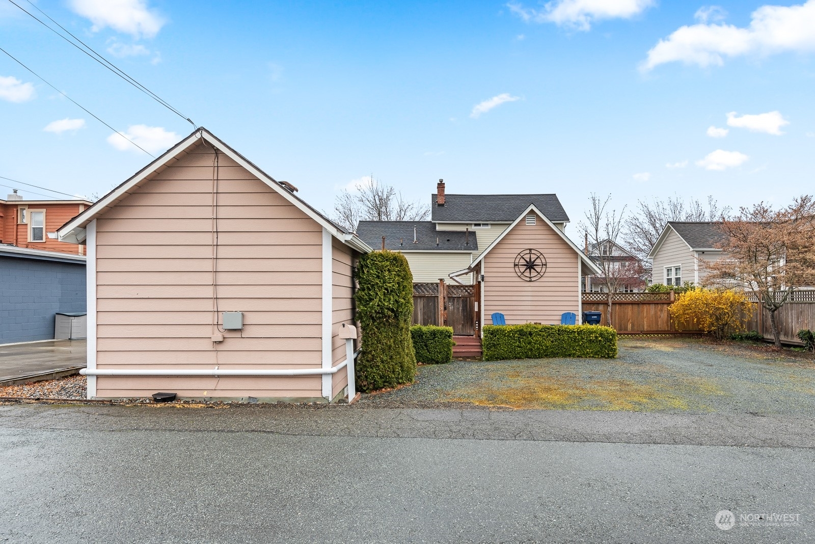 Property Photo:  711 Q Avenue  WA 98221 