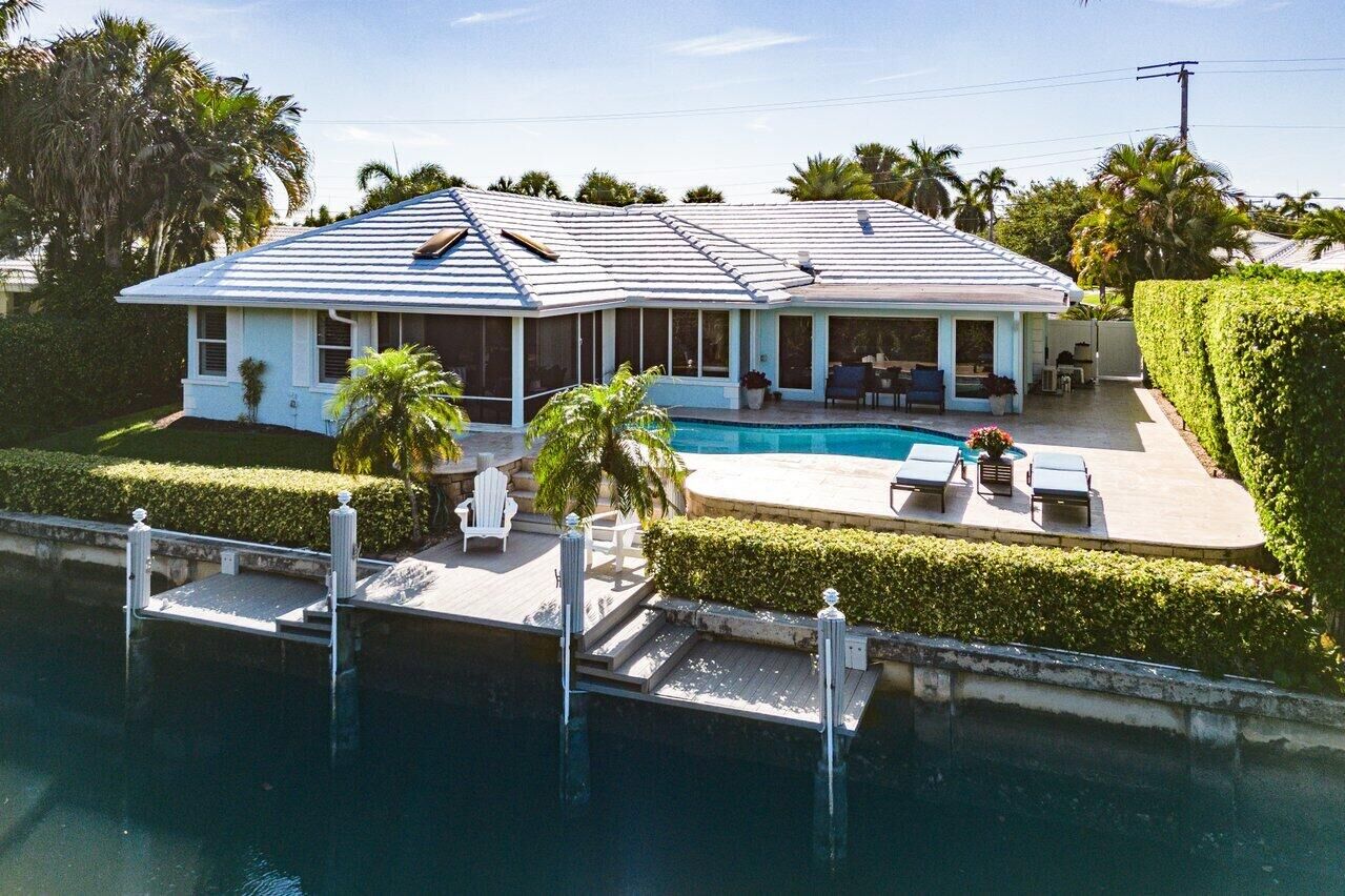 Property Photo:  1090 Cypress Way  FL 33486 