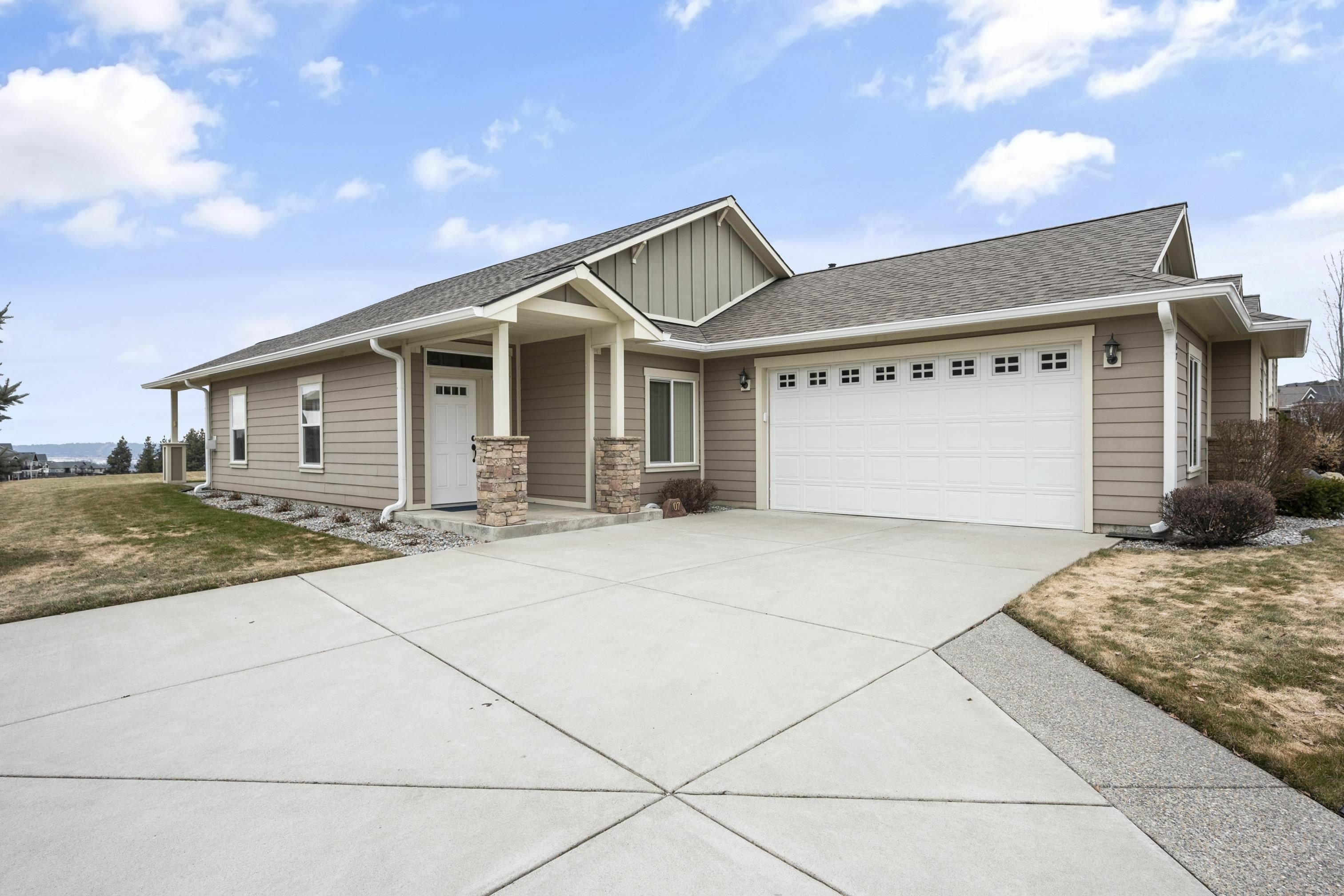 Property Photo: 107 S Legacy Ridge Dr WA 99019