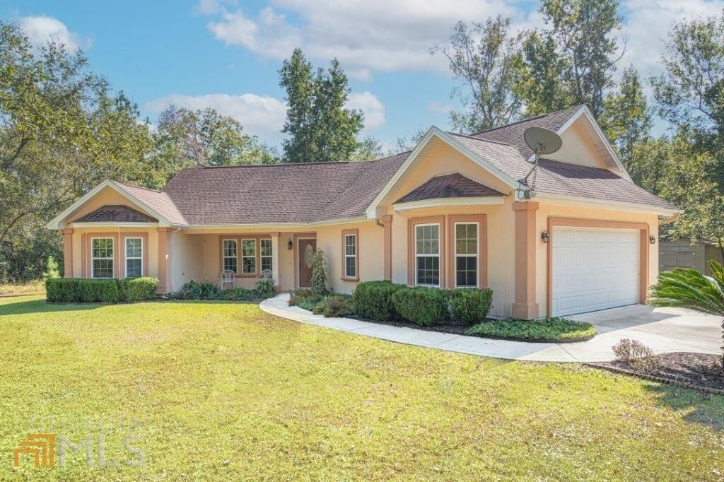 Property Photo:  85 Palamino Court  GA 31569 