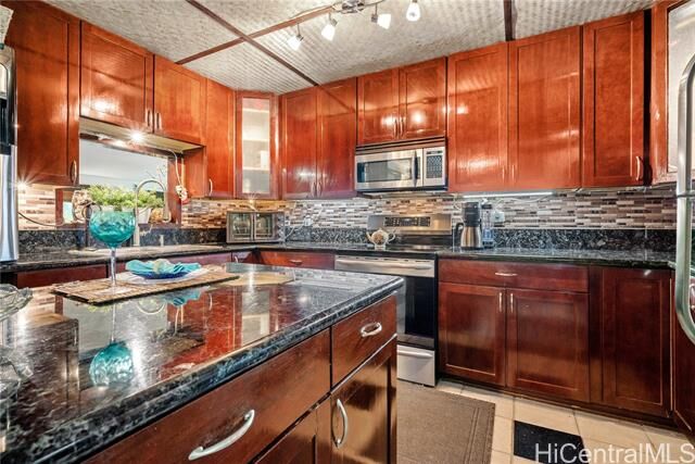 Property Photo:  95-562 Kanamee Street  HI 96789 