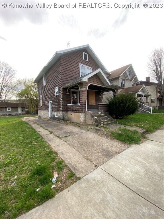Property Photo: 809 Grant Street WV 25302