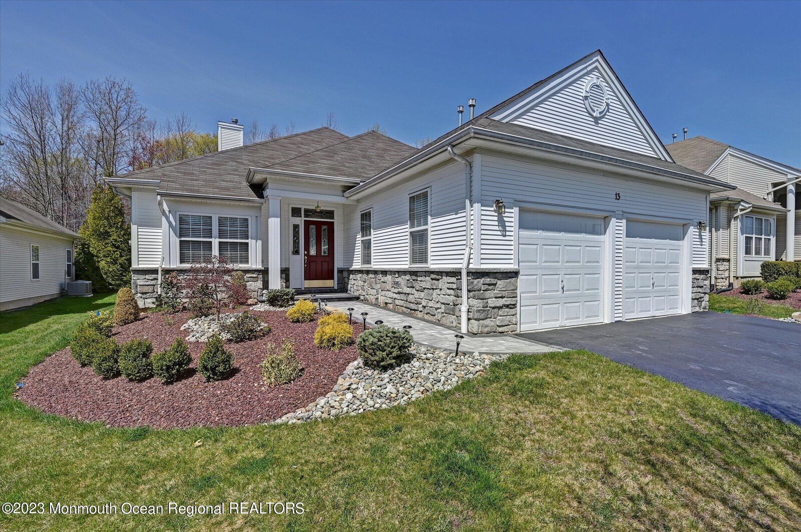 Property Photo:  13 Gainsborough Court  NJ 07726 