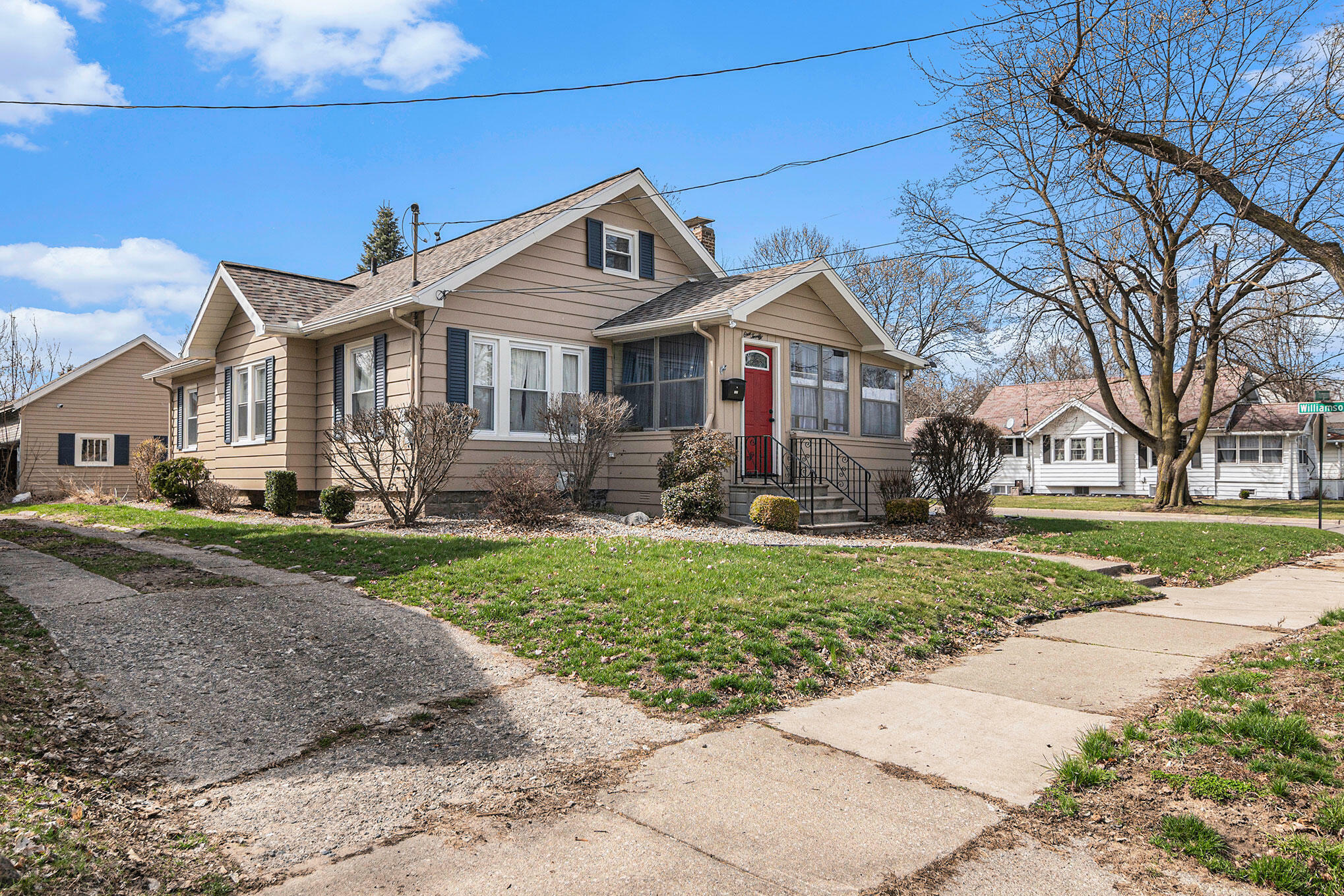 Property Photo:  122 N Thompson Street  MI 49202 