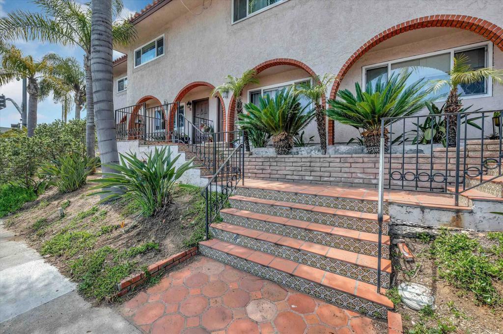 Property Photo:  2582 Del Mar Heights Road 4  CA 92014 