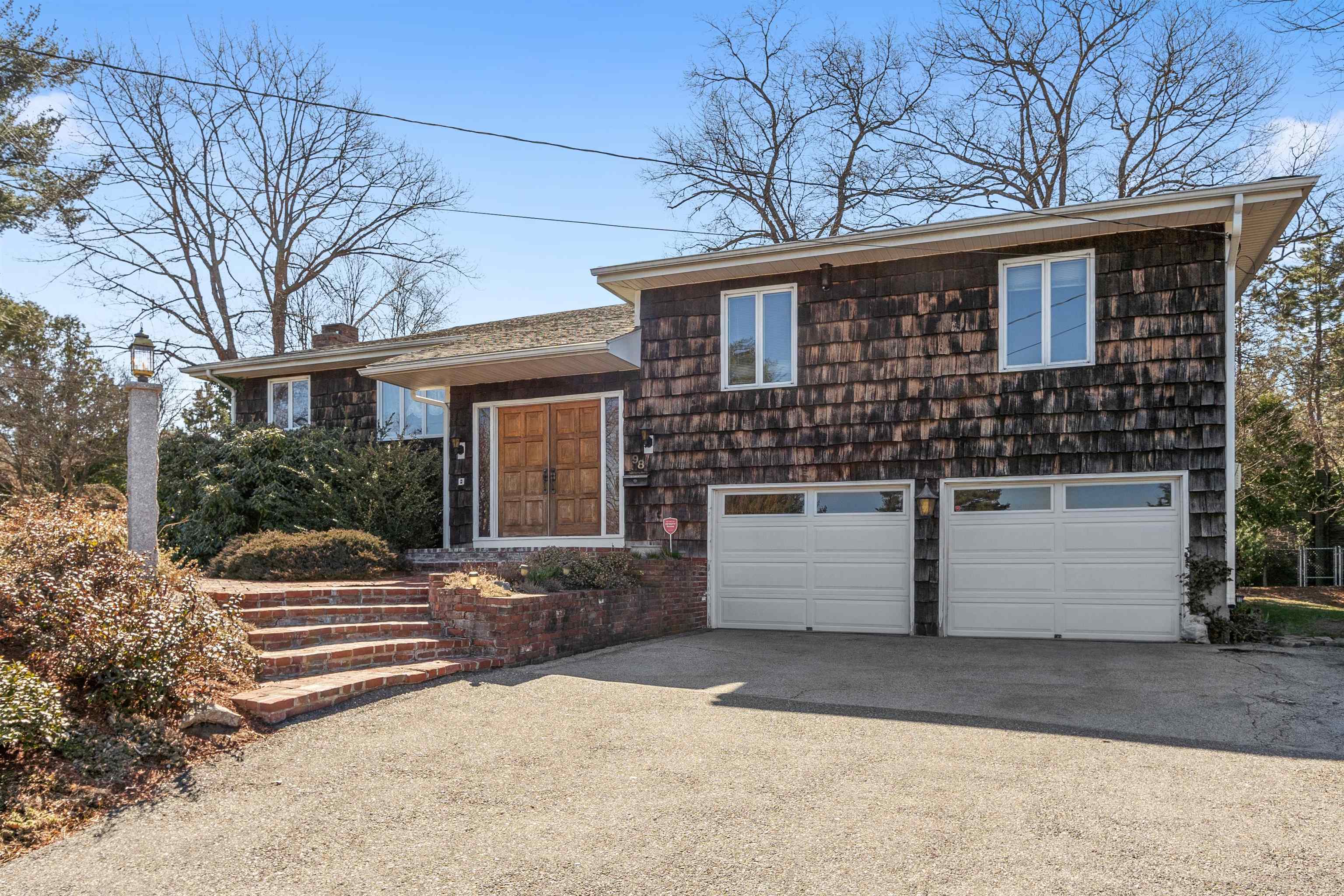 Property Photo: 98 Parnell Place NH 03060