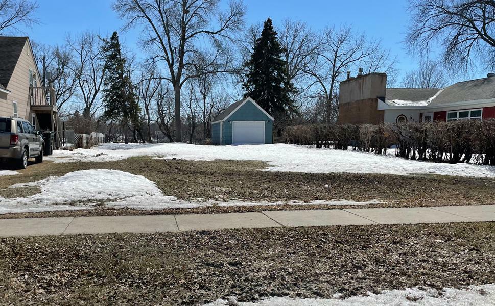 Property Photo:  318 E Alcott Avenue  MN 56537 