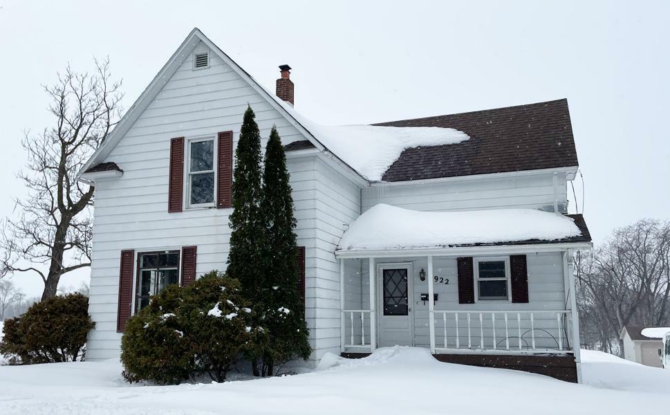 Property Photo:  922 S Sheridan Street  MN 56537 