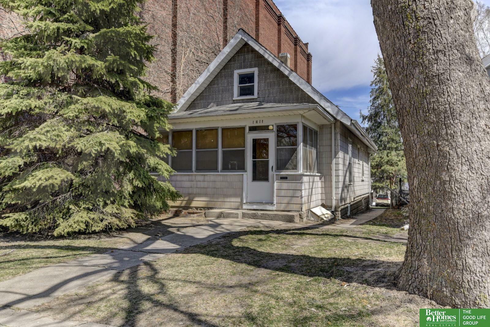 Property Photo:  1311 S 21 Street  NE 68108 